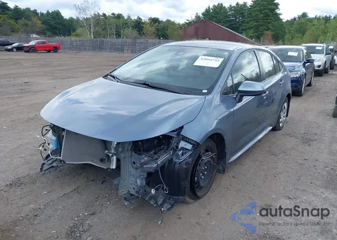 2022 Toyota Corolla Le z USA, uszkodzony, nr VIN JTDEPMAE2N3011557